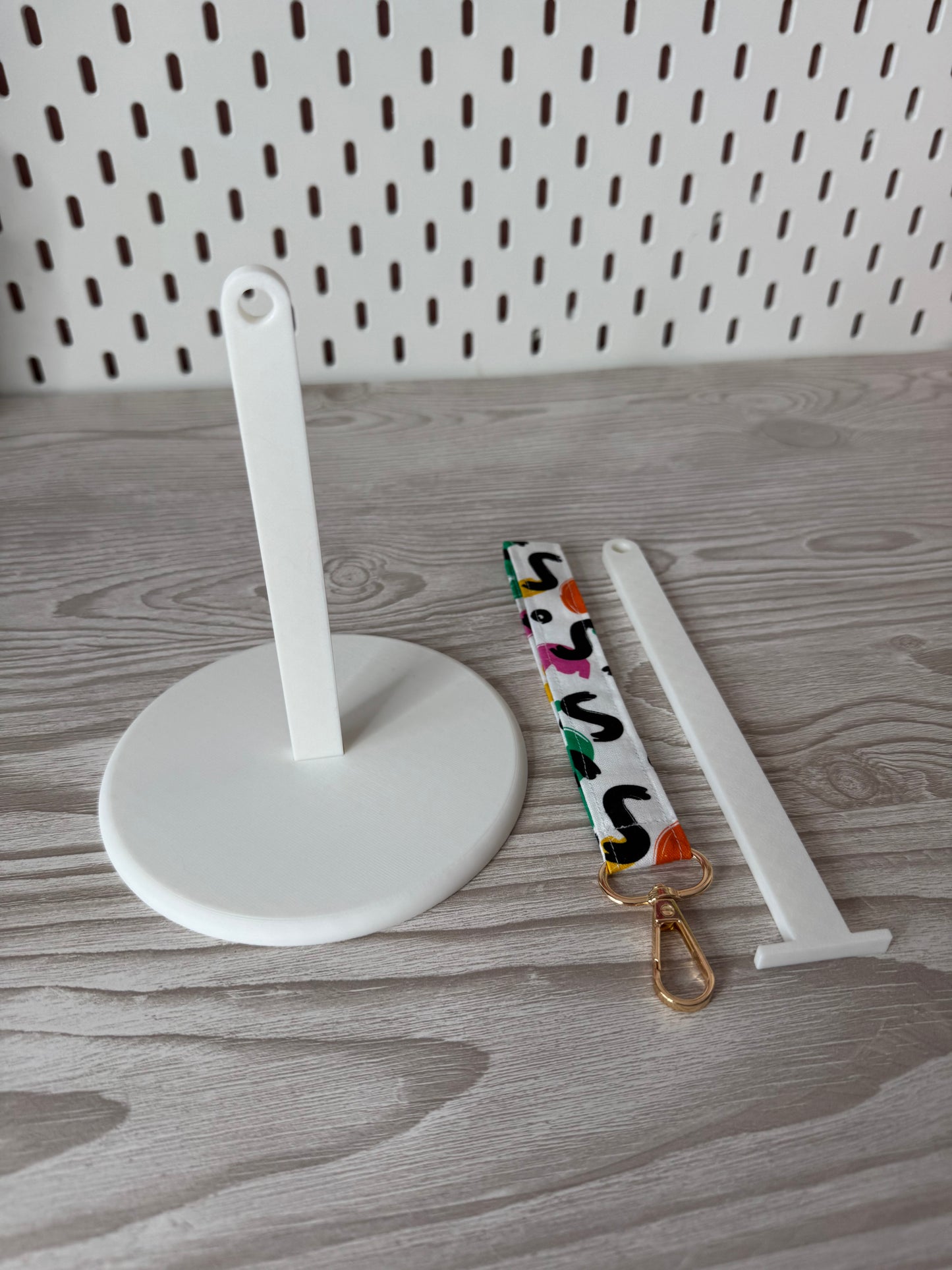 White Yarn Spinner with Abstract Wristlet