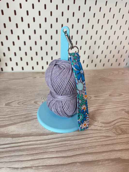 Blue Yarn Spinner with Retro Floral Wristlet